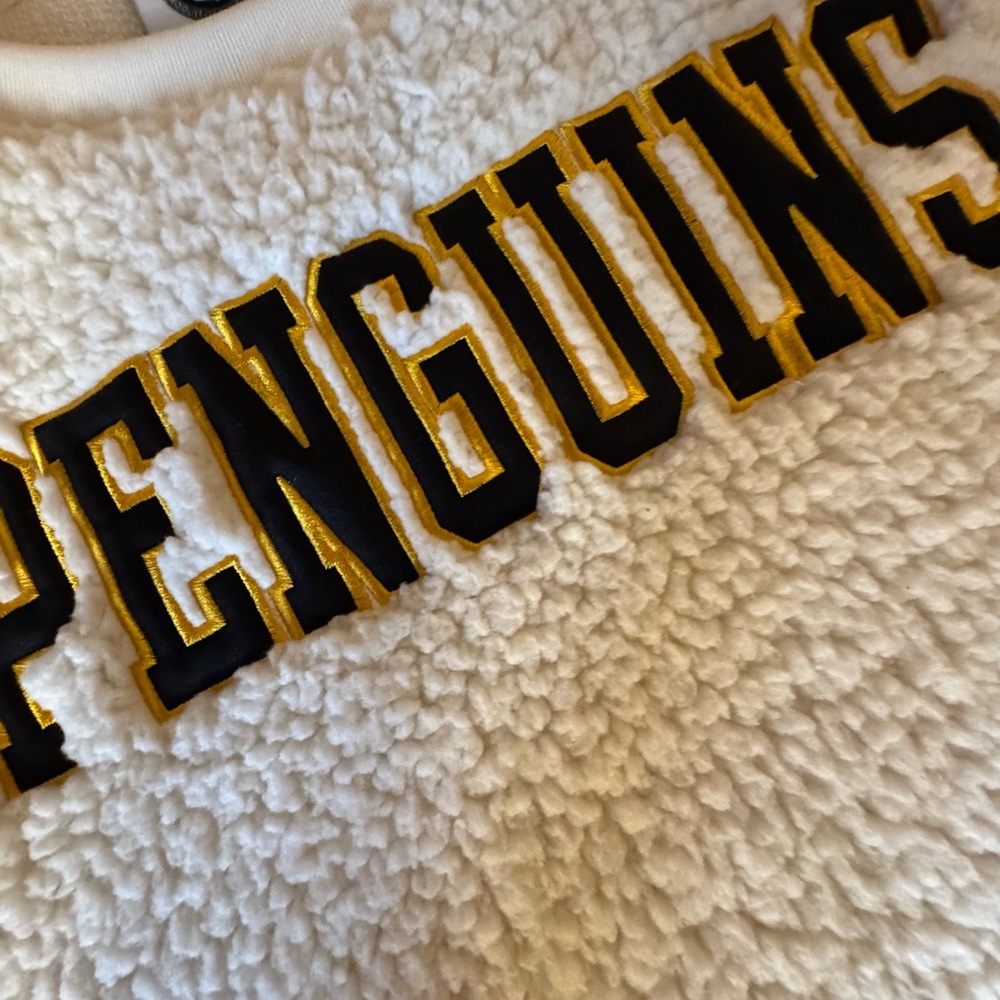 NHL Penguins White Sherpa Sweater - Picture 2 of 4